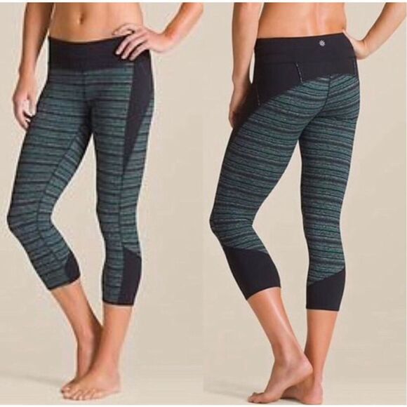 Athleta Black & Purple Capri Leggings Size M - Picture 1 of 6